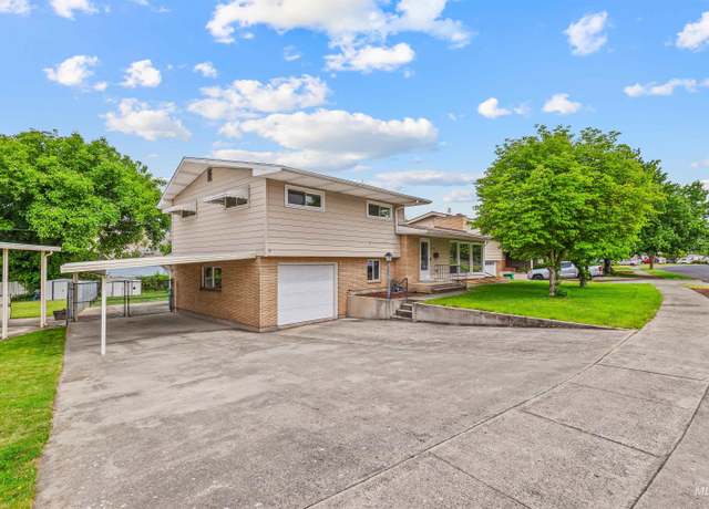 Property at 2309 Sunset Dr, Lewiston, ID 83501, 3 beds, 2 baths