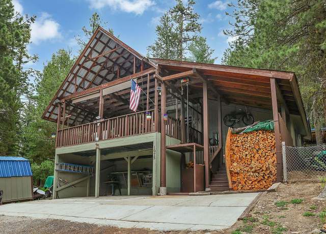 Property at 1075 Club Rd, Mccall, ID 83638, 5 beds, 3 baths