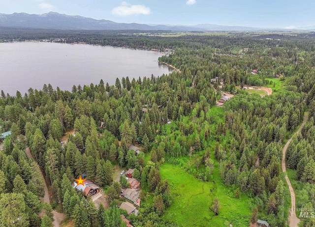 Property at 1075 Club Rd, Mccall, ID 83638, 5 beds, 3 baths