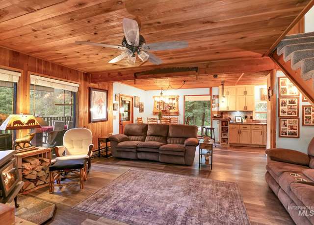 Property at 1075 Club Rd, Mccall, ID 83638, 5 beds, 3 baths