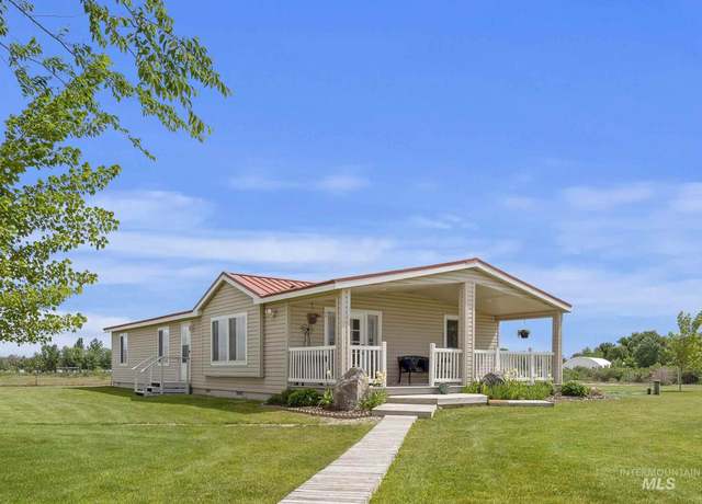 Property at 10100 Clear View Ln, Emmett, ID 83617, 3 beds, 2 baths