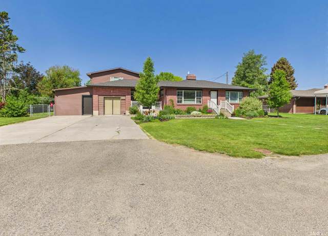 Property at 1717 Cedar St, Rupert, ID 83350, 5 beds, 3 baths