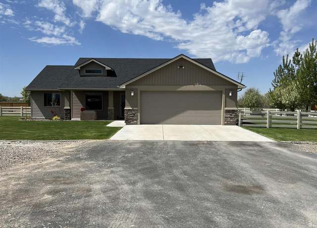 Property at 3567 N 3230 E, Kimberly, ID 83341, 4 beds, 2 baths