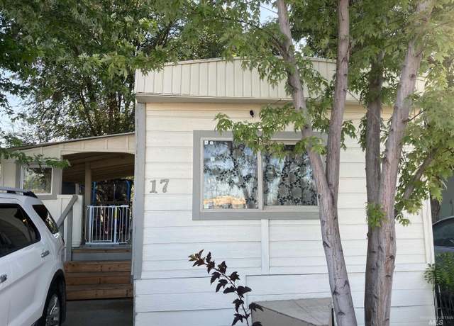 Property at 571 Caldwell Blvd #17, Nampa, ID 83651, 2 beds, 1 bath