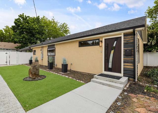 Property at 2402 Columbus, Boise, ID 83705, 3 beds, 2 baths