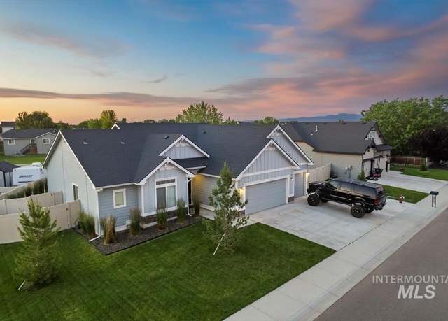 Property at 2982 W Mcintosh, Kuna, ID 83634, 4 beds, 2 baths