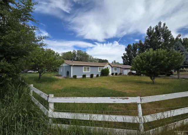 Property at 40 N 483 W, Burley, ID 83318, 2 beds, 2 baths