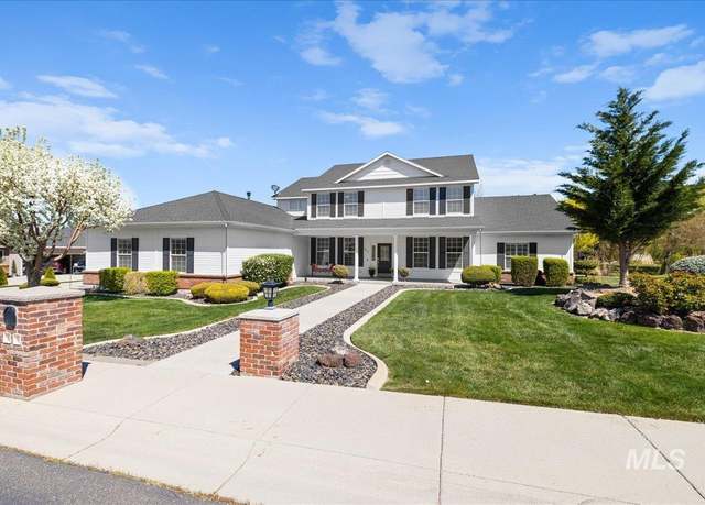 Property at 541 W Bayhill Dr, Nampa, ID 83686-8209, 4 beds, 4.5 baths