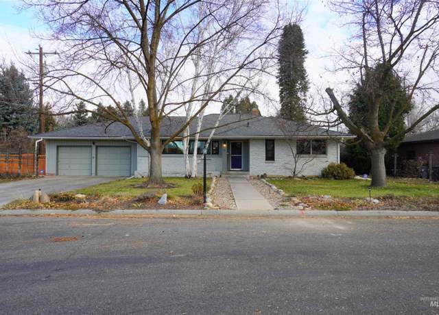 Property at 2844 W Parke Circle Dr, Boise, ID 83705, 5 beds, 2 baths