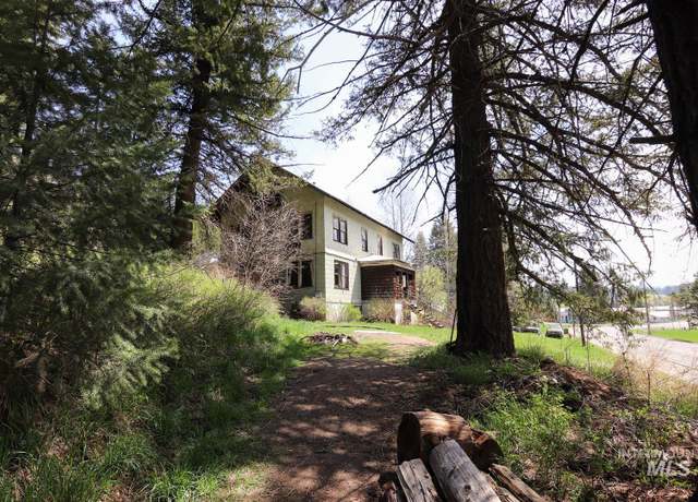 Property at 702 Park Ave, Bovill, ID 83806, 8 beds, 1 bath