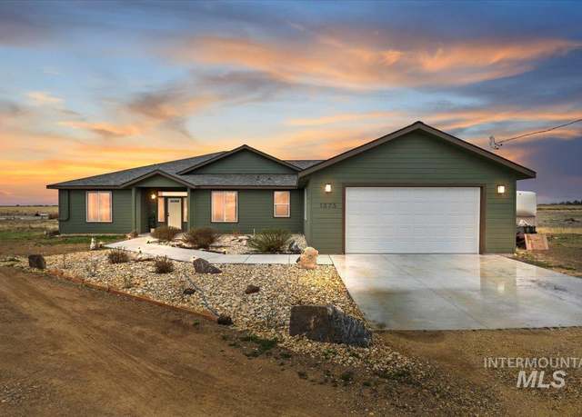Property at 1375 SW Vera St, Mountain Home, ID 83647, 4 beds, 3.5 baths