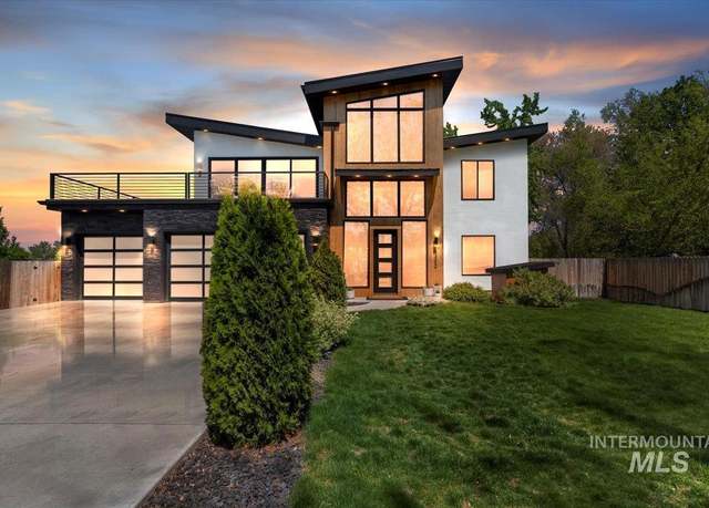 Property at 5302 W Wylie Ln, Boise, ID 83703, 4 beds, 2.5 baths