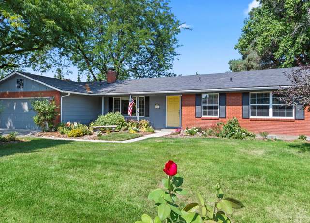 Property at 8760 W Pembrook Dr, Boise, ID 83704, 3 beds, 2 baths