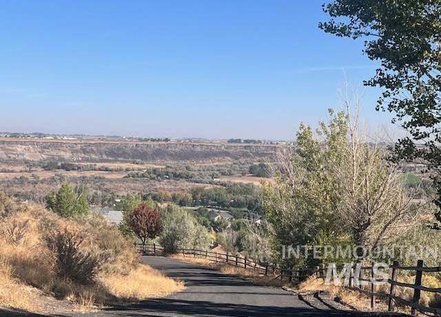 Property at 4504 Snake River Mesa Rd, Buhl, ID 83316