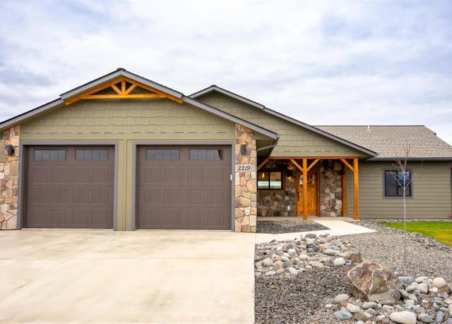 Property at 2219 Powers Dr, Lewiston, ID 83501, 3 beds, 2.5 baths