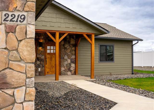 Property at 2219 Powers Dr, Lewiston, ID 83501, 3 beds, 2.5 baths