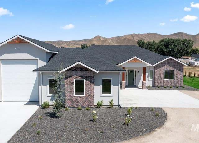 Property at 1360 Jordan Ln, Emmett, ID 83617, 3 beds, 3.5 baths