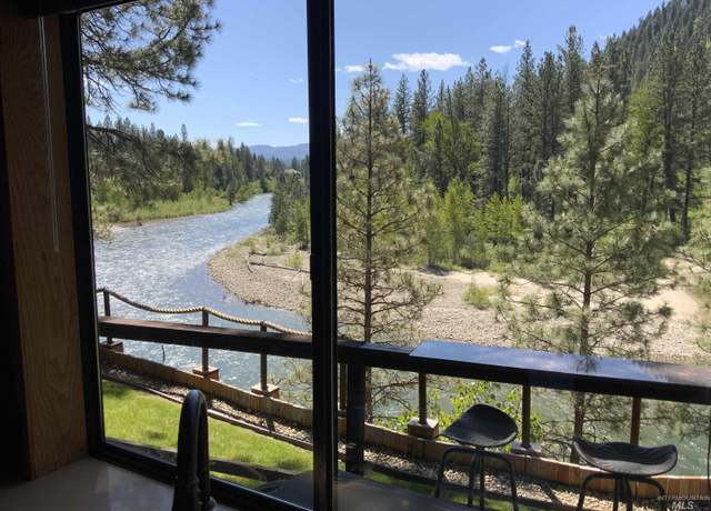 Property at 9 Chipmunk Ln, Garden Valley, ID 83622, 4 beds, 4 baths