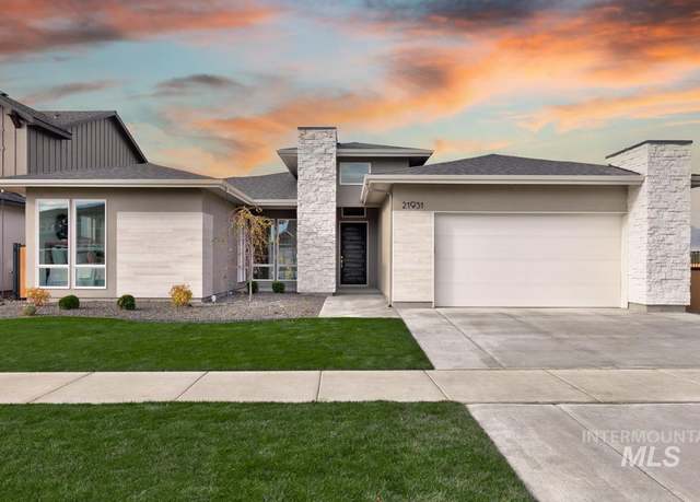 Property at 21931 Paint Ave, Star, ID 83669, 3 beds, 2.5 baths