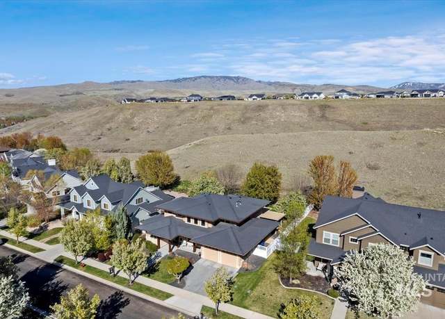 Property at 11872 N Humphreys Pl, Boise, ID 83714, 4 beds, 3.5 baths