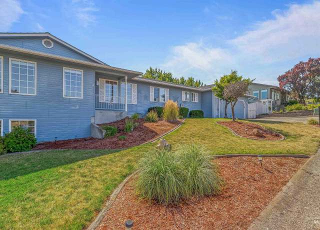 Property at 2901 Knollcrest Dr, Lewiston, ID 83501, 4 beds, 2 baths