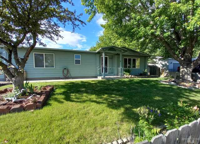 Property at 410 Cedar St, Middleton, ID 83644, 3 beds, 2 baths
