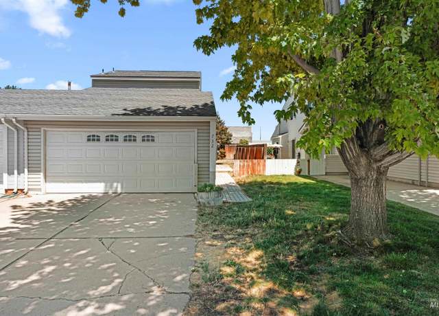 Property at 732 W Barrett St, Meridian, ID 83642, 3 beds, 2 baths