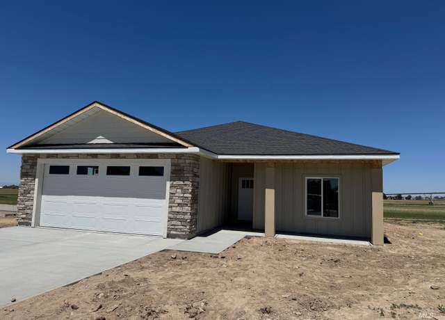 Property at 916 23rd Ave E, Jerome, ID 83328, 3 beds, 2 baths