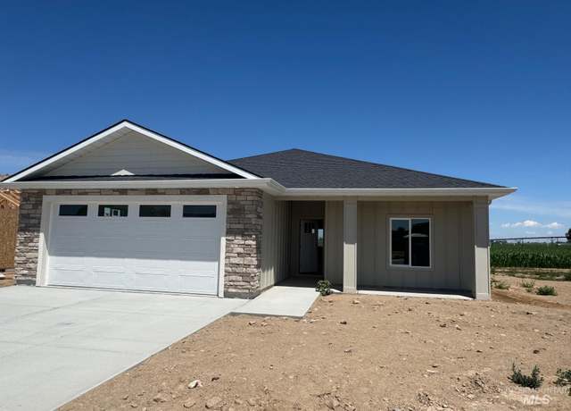 Property at 916 23rd Ave E, Jerome, ID 83328, 3 beds, 2 baths