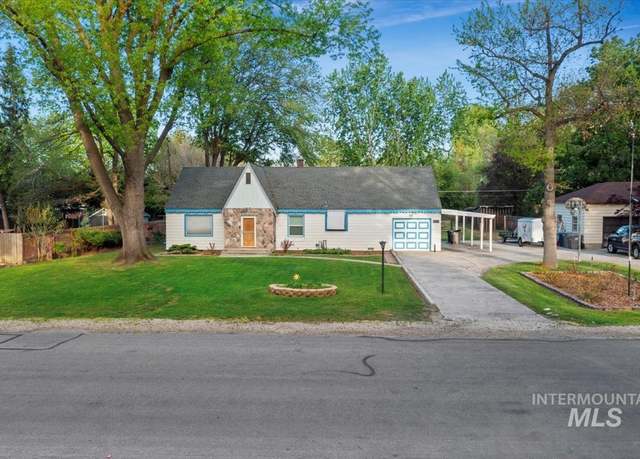 Property at 3717 N Sycamore Dr, Boise, ID 83703-4141, 3 beds, 1.5 baths