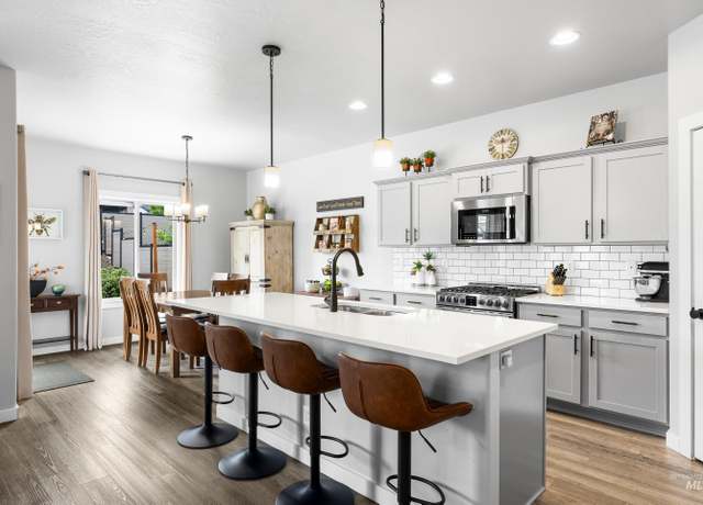 Property at 5598 W Old Ranch St, Boise, ID 83714, 4 beds, 3 baths