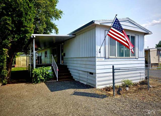 Property at 3526 11th St #4, Lewiston, ID 83501, 2 beds, 1 bath