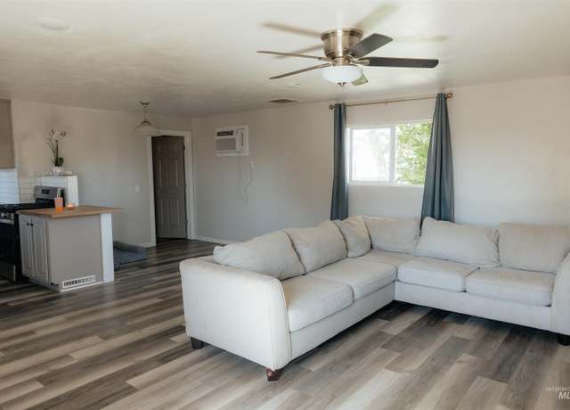 Property at 85 E Central Blvd, Cambridge, ID 83610, 3 beds, 2 baths
