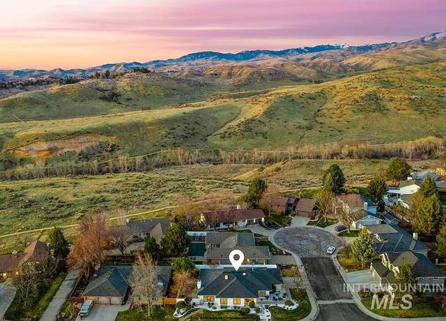 Property at 1312 E Candleridge Dr, Boise, ID 83712, 3 beds, 2 baths