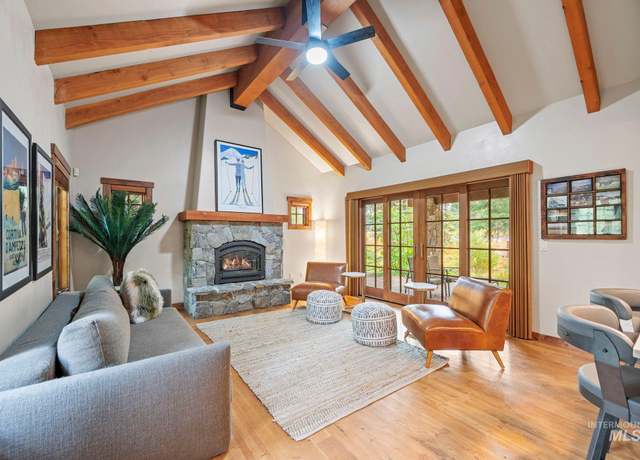 Property at 7 Rock Crk, Donnelly, ID 83615, 2 beds, 2.5 baths