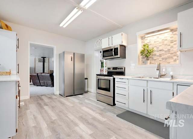 Property at 85 W Washington Ave, Cambridge, ID 83610, 9 beds, 2 baths