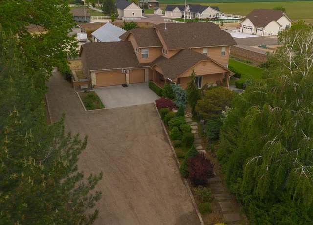 Property at 2105 N Washington Ave, Emmett, ID 83617-9555, 4 beds, 3 baths
