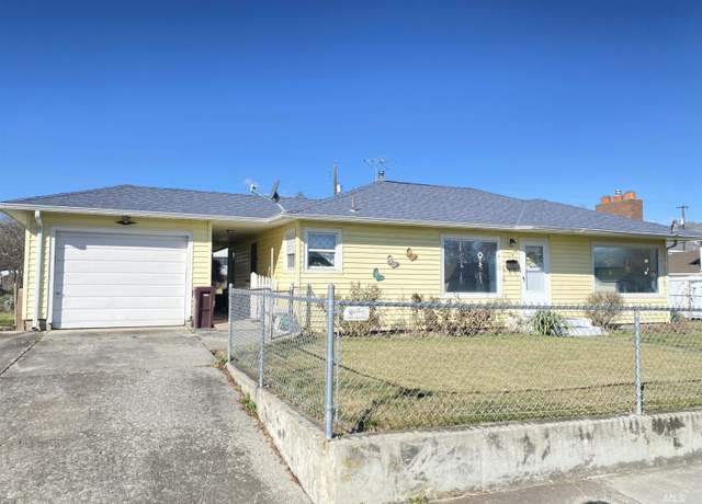 Property at 1114 University St, Clarkston, WA 99403, 3 beds, 2 baths