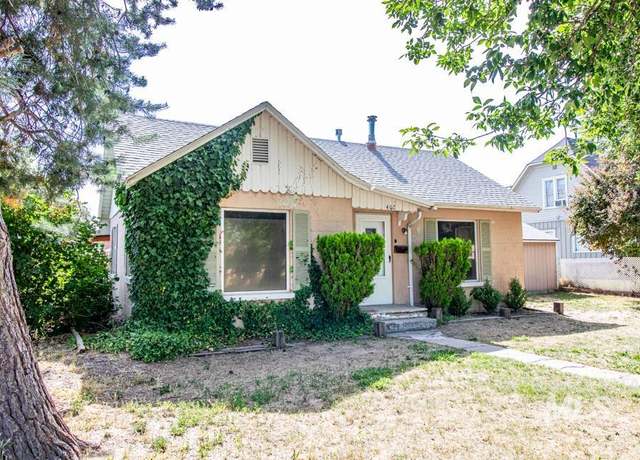 Property at 402 S Hayes, Emmett, ID 83617, 3 beds, 2 baths