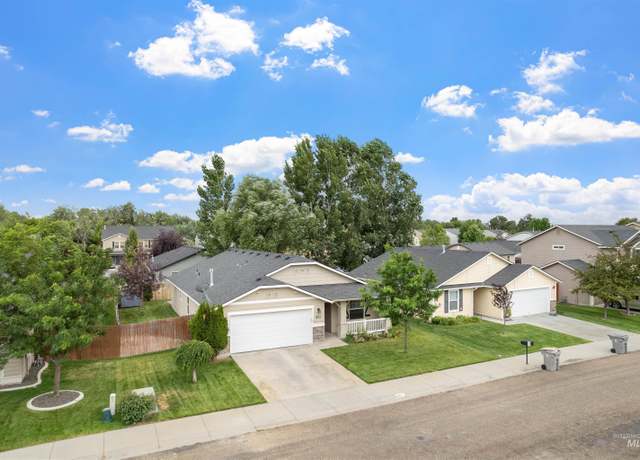 Property at 203 E Walcott Lake Dr, Middleton, ID 83644, 3 beds, 2 baths