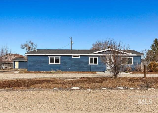 Property at 3425 Southside Blvd, Nampa, ID 83686, 3 beds, 2 baths