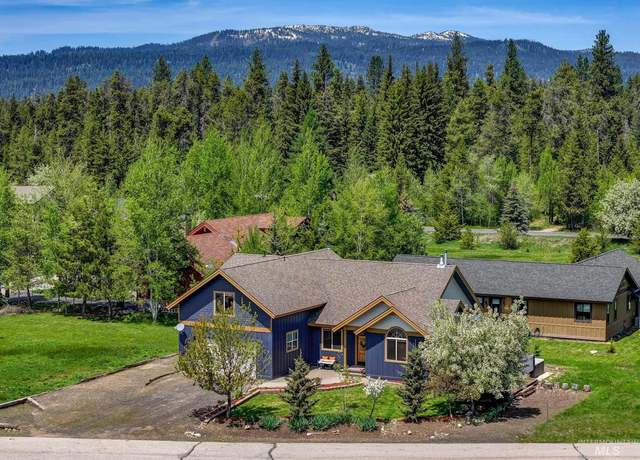 Property at 1034 Kaitlyn Loop, Mccall, ID 83638, 4 beds, 3 baths
