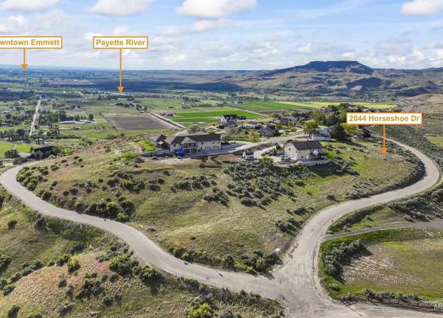 Property at 2044 Horseshoe Dr, Emmett, ID 83617