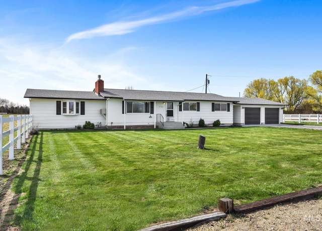 Property at 1755 S Artesian Rd, Eagle, ID 83616, 4 beds, 2 baths