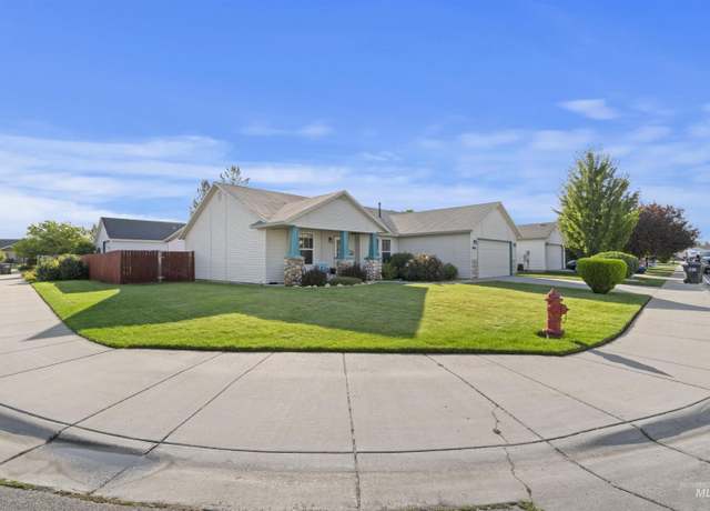 Property at 1982 N Duck Hawk Ave, Kuna, ID 83634, 3 beds, 2 baths