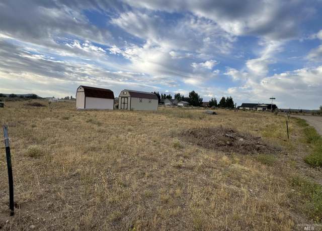 Property at 371 Lake View Ln, West Magic, ID 83352