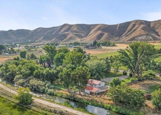 Property at 1714 W South Slope Rd, Emmett, ID 83617, 3 beds, 2 baths