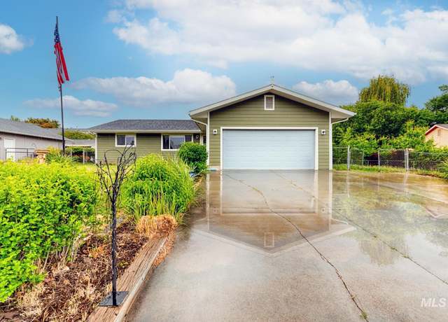 Property at 2110 Bonnie Dr, Payette, ID 83661, 3 beds, 2 baths