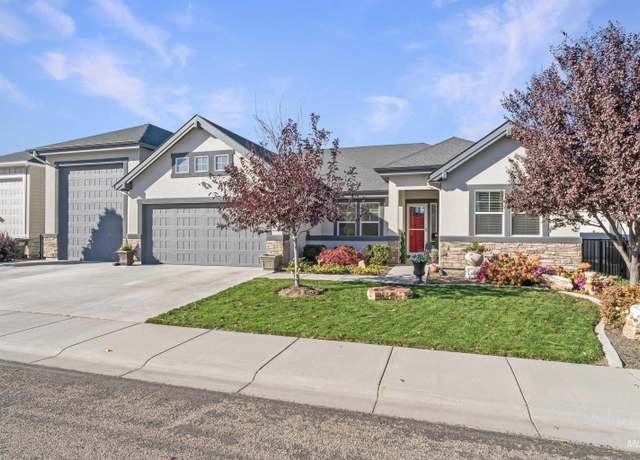 Property at 2133 N Star Garnet Ave, Kuna, ID 83634, 3 beds, 3 baths