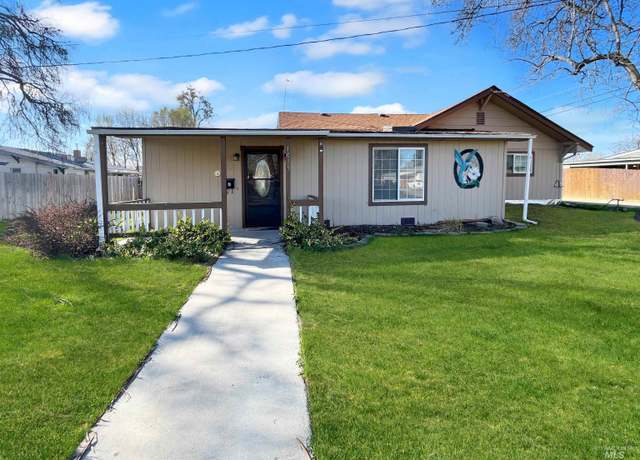 Property at 1015 E Washington Ave, Nampa, ID 83686, 4 beds, 2 baths